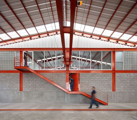 Warehouse Interior Design Industrial, Warehouses Architecture, Factory Office, Modern Warehouse, Factory Interior, Metal Beam, Factory Architecture, Modern Factory, Warehouse Design