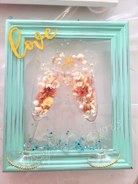 Resin Windows, Seashell Ideas, Broken Glass Crafts, Resin Arts, Sea Glass Art Projects, Resin Beach, Shell Ideas, Seashell Projects, Epoxy Art