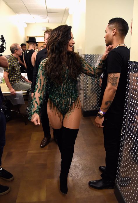 Demi backstage at JBL Fest 2017 Dj Outfit Female, Dj Outfit, Demi Lovato Body, New Year Look, Outfit Female, Celebrity Boots, Female Cop, Preformance Outfits, Best Pictures