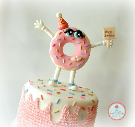 Donut Cake Design, Birthday Cake Donut, Fair Cake, Donut Birthday Cake, Buttercream Ruffles, Donuts Cake, Donut Themed Birthday Party, Cake Donut, Candy Birthday Cakes