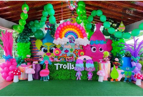 Trolls Themed Birthday Party Decorations, Trolls Trunk Or Treat Ideas, Trolls Balloon Garland, Trolls Backdrop Ideas, Trolls Party Decorations, Diy Trolls Birthday Party, Trolls Birthday Party Cake, Trolls Birthday Party Ideas, Trolls Party