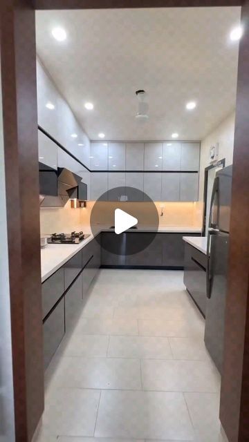 kishu gajjar on Instagram: "2mm acrylic glass modular kitchen interior designer Ahmedabad 🥰" 3 Side Kitchen Design, 8*11 Kitchen Design, Acrylic Kitchen Designs, Kichan Tail Design, Modular Kitchen Ideas Indian, Kitchen Interior Design Modern Indian, Indian Modular Kitchen Interior, Small Modular Kitchen Ideas Indian, Interior Design Kitchen Small Indian