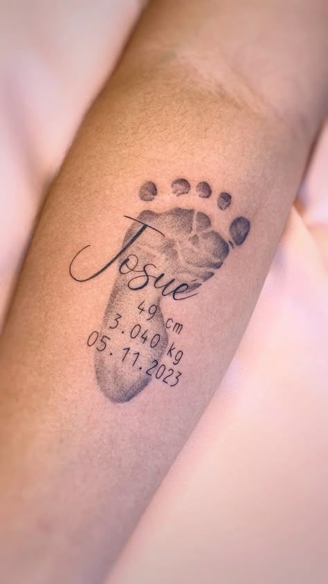 Tattoo Dedicated To Kids, Tattoos For Kids Names, Baby Hand Print Tattoo, First Baby Tattoo Ideas Mom, Name Tattoos For Girls, Tattoos For Siblings, Tattoos For Baby Boy, Baby Footprint Tattoo, Matching Tattoos For Siblings