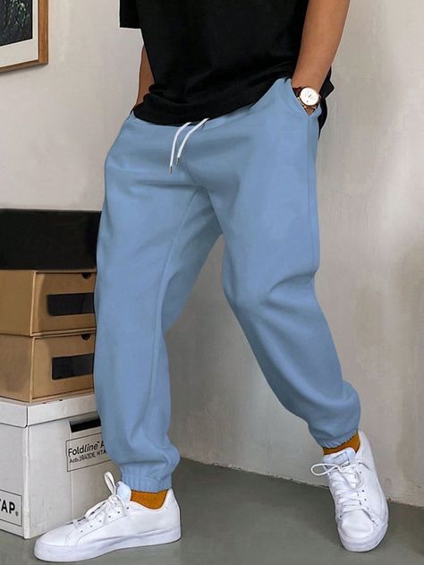 Blue Sweatpants Outfit, Blue Joggers Outfit, Jogger Outfit, Men Sweatpants, Joggers Men, Vintage Nike Sweatshirt, Guy Fits, Pocket Sweatpants, Pants Outfit Men