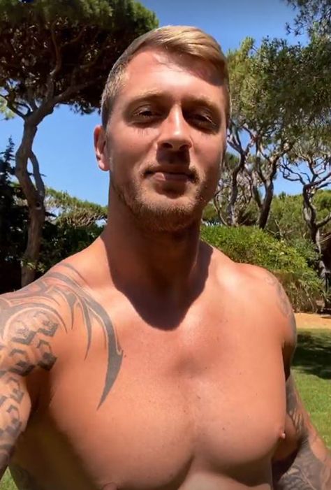 DAN Osborne left Jaqueline Jossa behind to jet back from Portugal as the country is taken off the green travel list. The former Towie star, 29, told his followers that he was returning to the UK to watch his son Teddy, seven, play football on Sunday. Dan also complained about Portugal being taken off the […] Jaqueline Jossa, Dan Osborne, Jacqueline Jossa, Green Travel, Travel List, Portugal, Football, Travel, Green