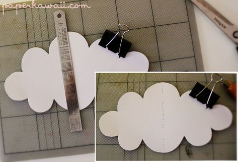 Learn how to make these beautiful 3 dimensional clouds! Follow these simple photo step by step instructions, they look so cute!!! :D Brownie Meeting Ideas, Disney Planes Birthday, Cloud Tutorial, Paper Kawaii, 3d Clouds, Paper Clouds, Planes Birthday, Cloud Decoration, Diy Clouds