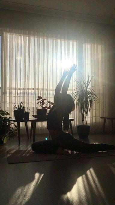 Yoga Core Aesthetic, Exercise For Vision Board, Self Care Vibe, Yoga Pose Aesthetic, Yoga Vision Board Aesthetic, Yoga Body Aesthetic, Yoga For Vision Board, Vision Board Ideas Healthy Lifestyle, Yoga Aesthetic Vision Board