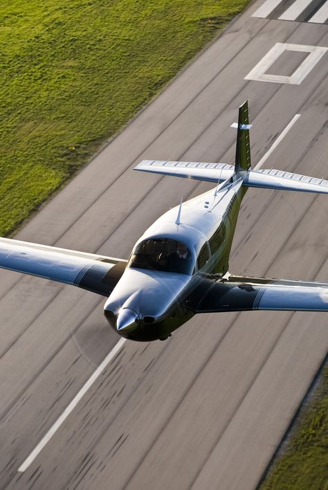 Mooney Ovation Mooney Aircraft, Private Plane Interior, Big Jet Plane, Futuristic Airplane, Airplane Concept, Plane Interior, Jets Privés De Luxe, Jet Interior, Private Planes