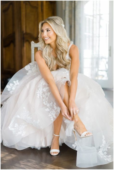 Bride putting on shoes in bridal suite Bride Portrait Photography, Bride Wedding Photos, Park Chateau, College Sweethearts, Estate Gardens, Bride Photos Poses, Dawn Photography, Wedding Portrait Poses, Bridal Photography Poses