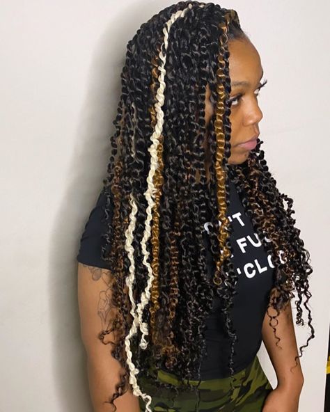 Box Braid Ombre, Black Twists, Vacation Hair, Braids With Shaved Sides, Vacation Hairstyles, Ombre Hair Extensions, Box Braids Hairstyles For Black Women, Twist Braid Hairstyles, Braided Ponytail Hairstyles