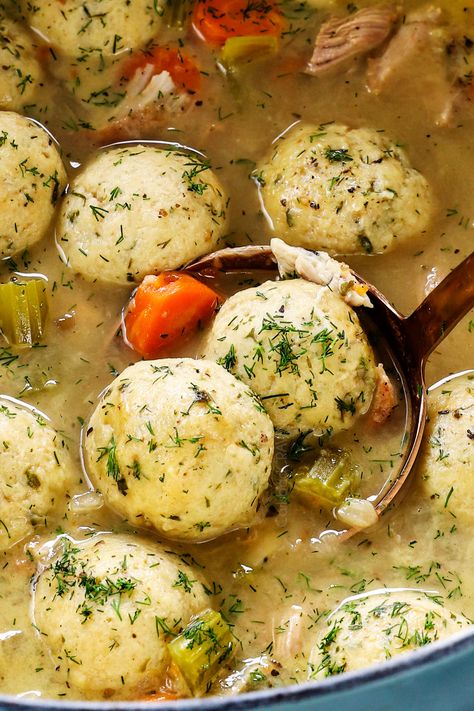 Matzo Ball Soup (Floaters or Sinkers!) + VIDEO Matzah Ball Soup Crockpot, Slow Cooker Matzo Ball Soup, Chicken And Matzo Ball Soup, Motzabal Recipe, Mozzarella Ball Soup, Easy Matzo Ball Soup, Best Matzo Ball Soup Recipe, Chicken Matzah Ball Soup, Crockpot Matzo Ball Soup