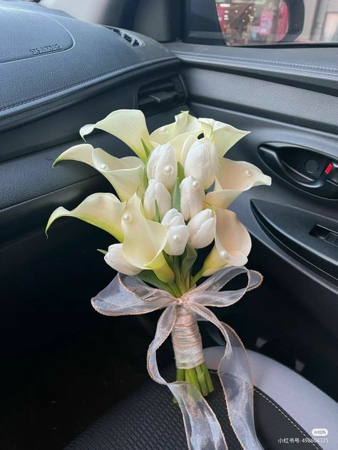 Arum Lily Bouquet, Calalilly Bouquet, Simple Bride Bouquet, Handbouquet Wedding, Bliss Aesthetic, Tulip Wedding Bouquet, Tulip Bridal Bouquet, White Calla Lily Bouquet, Calla Lily Bridal Bouquet