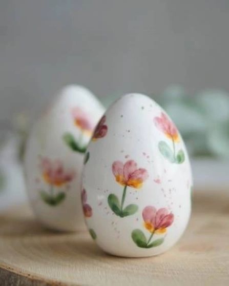 Flowery Easter egg ceramic set, the most wonderful gift this time of year 🐰🌷🌸💚 #odeataceramics #decorativeeggs #ceramiceggs… | Instagram Easter Egg Pottery, Painted Ceramic Easter Eggs, Easter Ceramics, Ceramic Easter Eggs, Coquette Stuff, Egg Ceramic, Velika Noč, Ceramic Eggs, Easter Pottery