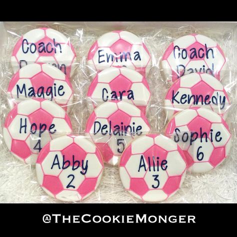 Soccer Cookie Ideas, Soccer Mom Snacks, Mom Snacks, Sport Snacks, Soccer Cookies, Soccer Snacks, Soccer Senior Night, Awesome Cookies, Sports Snacks