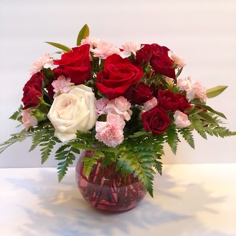 Valentine’s Day Floral Arrangements, Birthday Arrangements, Red Flower Arrangements, Red Rose Arrangements, Seasonal Plants, Valentine Flower Arrangements, Ideas Valentines Day, White Flower Arrangements, Table Flower Arrangements