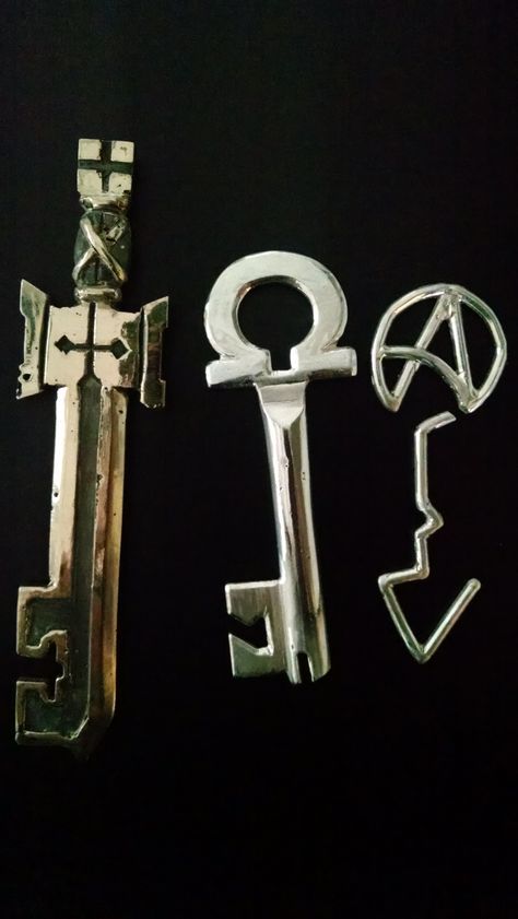 I have the coolest friends:  "First set of Locke & Key keys post-casting and mid-polishing. From left to right: Hercules key in bronze, Omega key in silver, Alpha key in silver. Now on to the finishing step!" Alpha Key, Locke And Key, Friends First, Hercules, Bottle Opener, Etsy Store, Barware, It Cast, Key