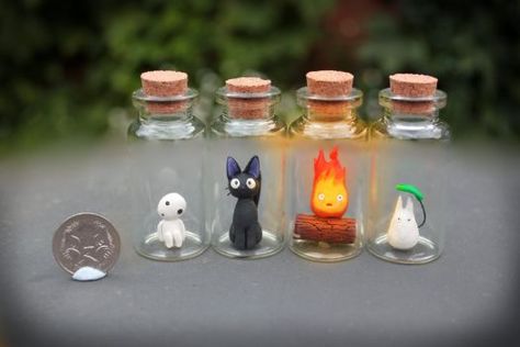 Studio Ghibli Crafts, Mini Glass Bottles, Tanah Liat, Miniature Bottles, Bottle Charms, Cute Clay, Mini Things, Diy Clay Crafts, Mini Bottles