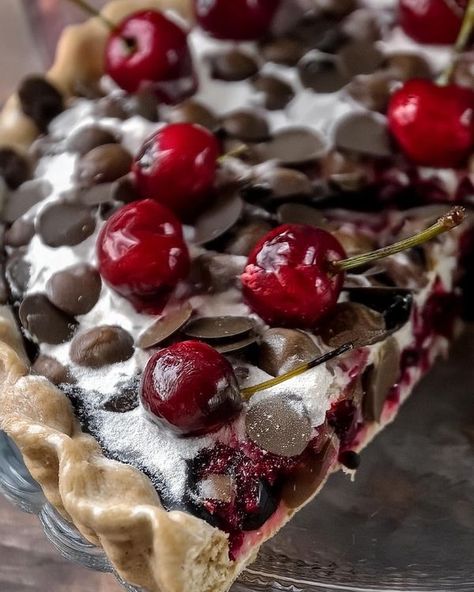 Chocolate Cookie Pie, Cookie Pie Crust, Chocolate Chip Pie, Cherry Chocolate, Soften Cream Cheese, Cookie Pie, Dessert Cupcakes, Chocolate Cherry, Cool Whip