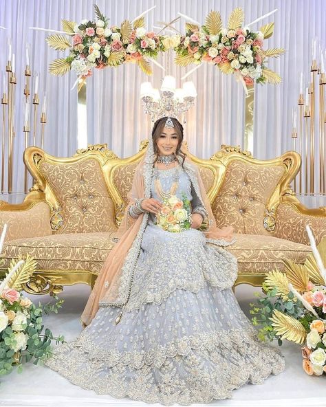 Hazera on Instagram Wedding Look Makeup, Bride Bengali, Baby Blue Wedding Dresses, Nikah Outfit, Muslimah Wedding Dress, Nikah Dress, Desi Wedding Dresses, Nikkah Dress, Asian Bridal Dresses