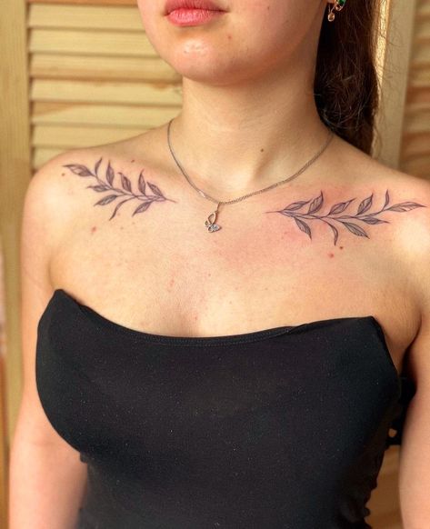 Leafs On Collar Bone Tattoo, Greenery Collar Bone Tattoo, Vines Collar Bone Tattoo, Ivy Vine Collar Bone Tattoo, Chest Vine Tattoo Female, Clavical Tattoos Women Floral, Collarbone Vine Tattoos For Women, Collarbone Plant Tattoo, Ivy Collarbone Tattoo