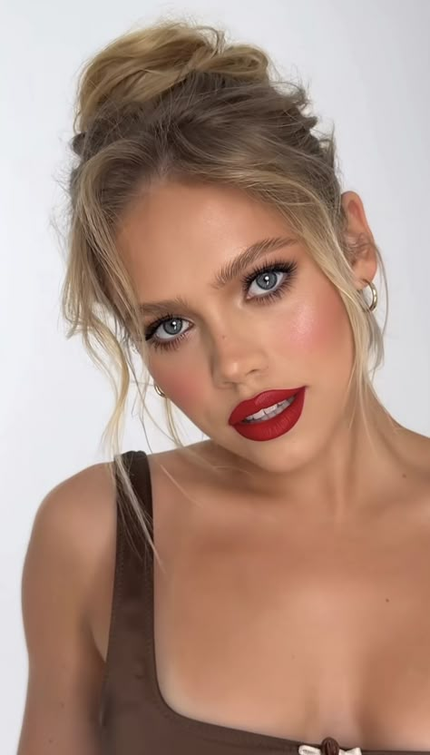 Blondes With Red Lipstick, Red Lip Makeup Look Blondes, Bold Glam Makeup, Red Lip Makeup Look, Red Lips Makeup Look, Long Shiny Hair, Red Lip Makeup, Makeup For Blondes, Long Hair Wedding Styles