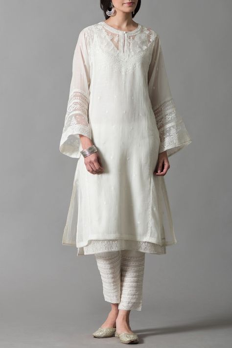 Organza Kurta, Dimensional Embroidery, Simple Kurta Designs, Good Earth, Casual Indian Fashion, Pakistani Dresses Casual, Salwar Kamiz, Cotton Kurti Designs, Trendy Dress Outfits