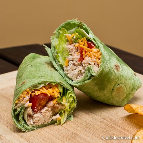 Chicken Ranch Wrap Recipe Southwestern Chicken Wrap, Family Picnic Foods, Healthy Picnic Foods, Summer Picnic Food, Sandwich Wraps Recipes, Salad Wrap, Picnic Sandwiches, Spinach Wraps, Chicken Salad Wrap