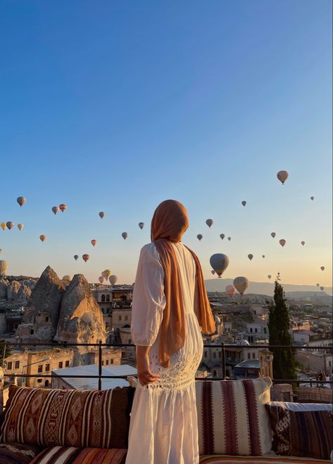 #fashion #aesthetic #photoshoot #instagram #summer #vacation #turkey #hijab #hijabfashion #blog #tiktok Hijabi Travel, Turkey Ootd, Turkey Hijab, Turkey Europe, Single Dress, Aesthetic Photoshoot, Sisters Dress, Europe Vacation, Instagram Summer