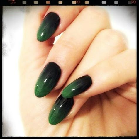 Black Nail Green Tip, Nail Green And Black, Black And Forest Green Nails, Black To Green Ombre Nails, Black With Green Nails, Green Black Ombre Nails, Black Green Ombre Nails, Green And Black Ombre Nails, Black And Green Ombre Nails