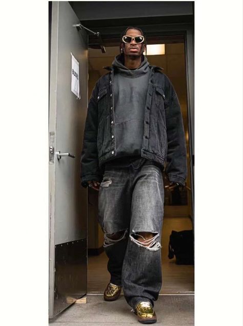 Balenciaga Destroyed Jeans, Distressed Baggy Jeans Outfit, Balenciaga Jeans Outfit, Baggy Flare Jeans Men, Super Baggy Jeans Outfit Men, Balenciaga Baggy Jeans, Black Baggy Jeans Outfit Men, Super Baggy Jeans Outfit, Ripped Jeans Inspo