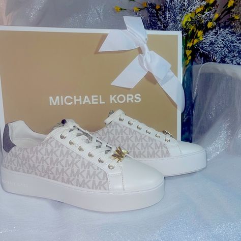 Michael kors vanilla and brown logo women sneakers size 8.5 in box with gift 🎁 Shoes Video, Michael Kors Sneakers, Logo Women, Brown Logo, Browning Logo, Women Sneakers, Signature Print, Michael Kors Shoes, Bags And Purses