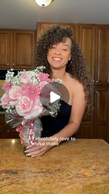 74K likes, 983 comments - chassidybridges on October 19, 2024: "HOW TO make bottle bouquets for birthdays & every occasion 💐✨

#birthdaygift #birthdaygiftideas #birthdaygiftforher #bestiebirthdaygift". Cute Birthday Gift Basket Ideas, Diy Gifts That Look Expensive, 25 Birthday Gift Ideas For Her, Alcohol Flower Bouquet, Wine Bottle Bouquet Diy, Liquor Bottle Bouquet, Bottle Flower Bouquet, Booze Bouquet, Wine Bouquet