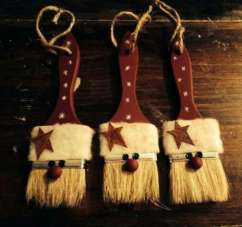 Santa paintbrush Paintbrush Santa, Cheap Christmas Diy, Rustic Christmas Ornaments, Diy Santa, Diy Christmas Ornaments Easy, Dollar Store Christmas, Navidad Diy, Easy Christmas Diy, Christmas Ornaments Homemade