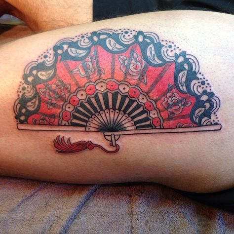 Spanish Fan Tattoo, Chinese Fan Tattoo, Hand Fan Tattoo, Cover Up Tattoo Ideas, Up Tattoo Ideas, Spanish Fan, Sister Tat, Woman Tattoos, Fan Tattoo