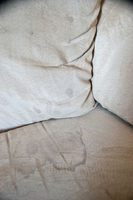 551 east : How to clean a microfiber couch Cleaning Microfiber Couch, Couch Cleaning, Microfiber Couch, Cleaning Painted Walls, Clean Couch, Cleaning Tips Tricks, Cleaning And Organization, Cleaning Stuff, Homemade Cleaners