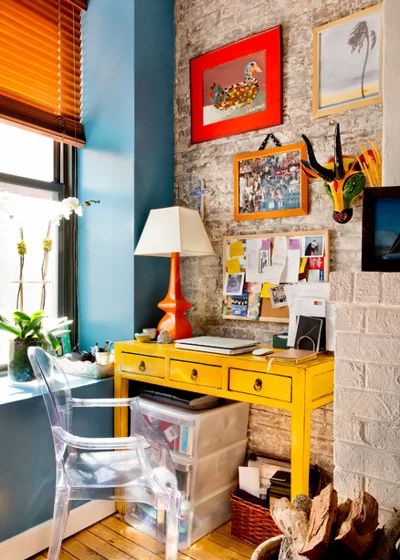 Ikea Home Office, Brick Accent Walls, Desks For Small Spaces, New York Homes, Small Home Office, Office Inspiration, Eclectic Home, Home Office Design, Creative Home