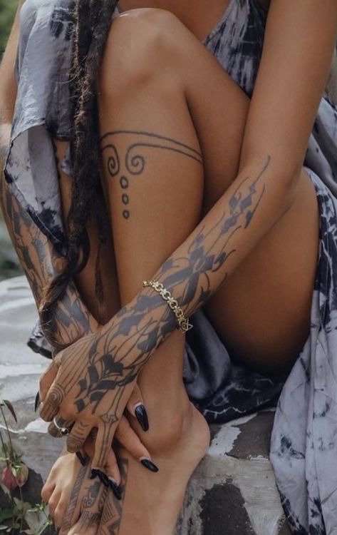 Boho Tattoo Ideas Sleeve, Boho Style Tattoos, Lace Sleeve Tattoos, Henna Ink, Molecule Tattoo, Black Tattoo Cover Up, On Tattoo, Boho Tattoos, Muster Tattoos