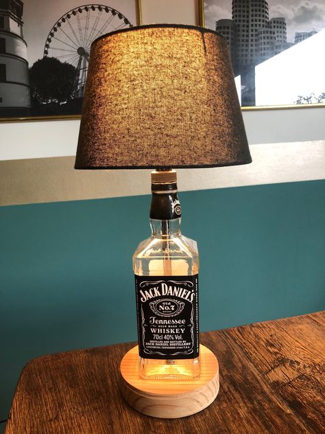 Freue mich, euch diesen Artikel aus meinem Shop bei #etsy vorzustellen: Jack Daniels Tischlampe Lampe Geschenk Weihnachtsgeschenk Whiskey Bottle Crafts, Industrial Lamp Design, Liquor Bottle Lamp, Bottle Table Lamps, Lighting Hacks, Wooden Lamp Base, Liquor Bottle Crafts, Brass Tube, Barn Wood Crafts