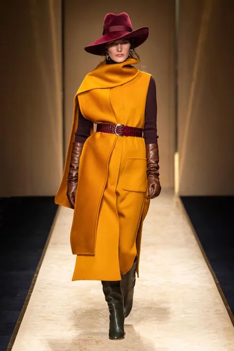 Luisa Spagnoli Fall 2020 Ready-to-Wear Collection | Vogue Vogue Germany, Winter Mode, Winter Trends, Street Style Chic, Outfits Winter, Fashion 2020, Mode Vintage, Vogue Paris, Mode Inspiration