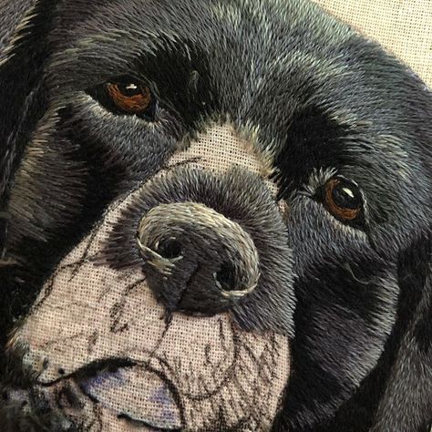 Dog Embroidery Designs, Portrait Embroidery, Dog Embroidery, Embroidery Patterns Vintage, Thread Painting, Animal Embroidery, Needle Arts, Black Lab, Embroidery Inspiration