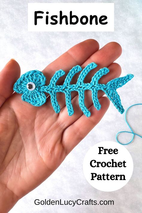 Crocheted blue fishbone in the palm of a hand. Crochet Halloween Applique, Crochet Butterfly Patterns, Bookmark Crochet Tutorial, Flat Crochet, Nautical Crochet, Crochet Fish Patterns, Owl Bookmark, Bookmark Tutorial, Bobble Stitch Crochet