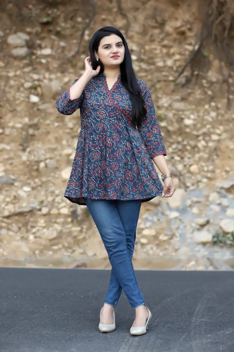 Sort Kurti Designs Latest Fashion, Shot Kurtis With Jeans, Short Tops With Jeans, Short Kurti Tops For Jeans, Short Kurti Designs Latest For Jeans, Short Kurti Designs Latest, Cotton Tops For Jeans, Short Kurtis For Jeans, Bright Tops