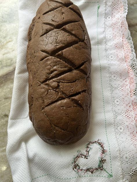 This is a super easy recipe for German Dark Rye Bread called Roggenbrot. It's made from at least 90% rye flour, and it's healthy for you! Easy Dark Rye Bread Recipe, German Dark Rye Bread Recipe, German Rye Bread Recipe, Dark Rye Bread Recipe, Dark Rye Bread, Rye Bread Recipe, Bread With Butter, Lemon Blueberry Loaf, Rye Bread Recipes