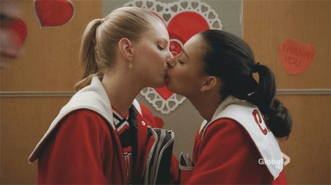 First Kiss Stories, Kiss Stories, Glee Santana And Brittany, Brittany And Santana, Tumblr Relationship, Cute Couples Texts, Chico California, Relationship Gifs, Video Message