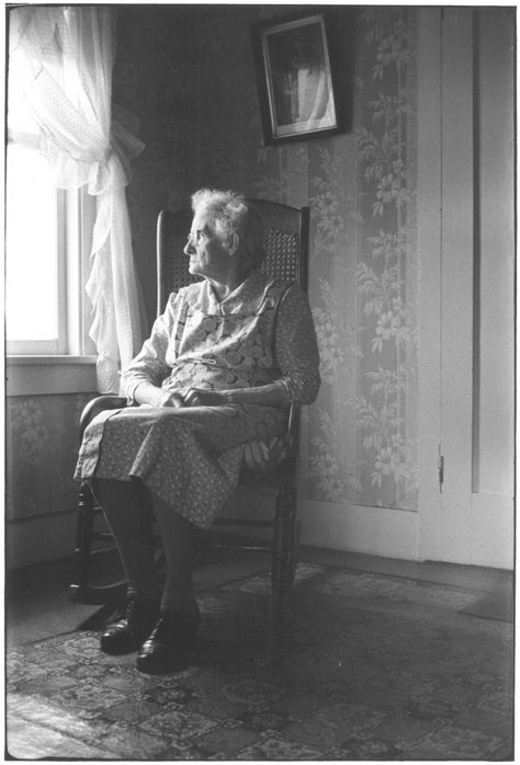 William Gedney, Grandmother in rocking chair, looking out window, ca. 1958 Elderly Photography, Grandmother Photography, Chair Photography, Looking Out The Window, Elderly People, Grandma Core, Granny Chic, Old Woman, Cool House Designs