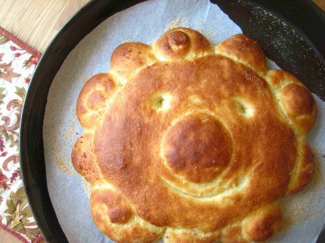 Bake Sun bread towards the end of Winter to encourage the sun to come back for spring! | story of a kitchen Sun Bread Recipe, Sun Bread, Pagan Parenting, Mfw Kindergarten, Winter Solstice Traditions, Salad Photo, Yule Celebration, Winter Solstice Celebration, Yeast Bread