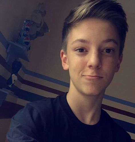 Image discovered by Melanie. Find images and videos about weston koury on We Heart It - the app to get lost in what you love. Aisha Rae, Kaylnn Koury, Weston And Kalynn Koury, Weston And Kalynn, Kalynn Koury, Weston Koury, Zoo Wee Mama, Our Journey, Youtubers