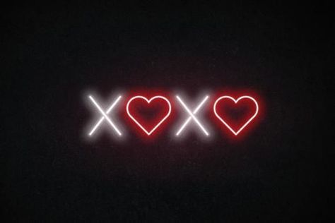 Xoxo Neon Sign, Led Aesthetic, Photo Museum, Neon Signs Quotes, Pink Neon Sign, Neon Red, Neon Sign Bedroom, Kids Bedrooms, Light Sign