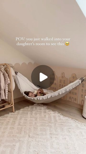 SPLENDIPITY ✨ on Instagram: "Luxury hammocks >>>" Kids Hammock Bedroom, Room Hammock, Hammock In Bedroom, Montessori House Bed, Kids Hammock, Baby Hammock, Indoor Kids, Instagram Luxury, Bedroom Style