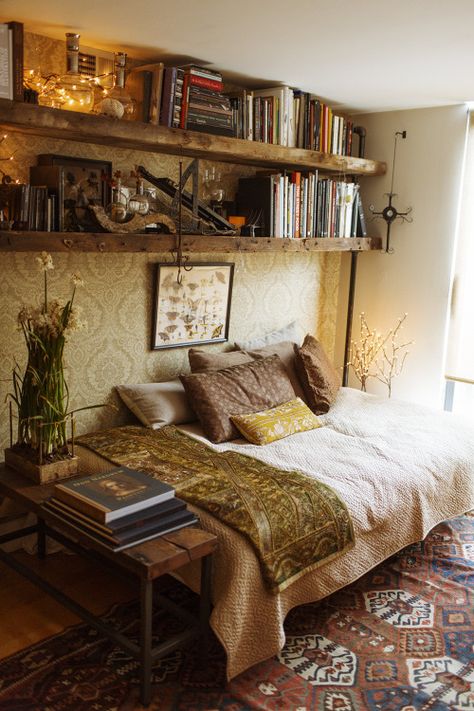 Photo Hufflepuff Bedroom, Hufflepuff Room, Small Guest Bedroom Ideas, Hipster Home Decor, Bohemian Bedroom Design, Small Guest Bedroom, Bedroom Views, Single Bedroom, Bohemian Bedroom Decor